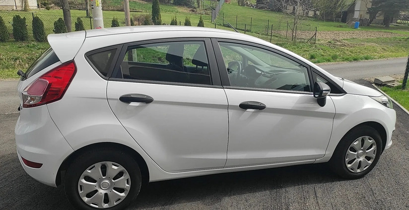 Ford Fiesta cena 32500 przebieg: 134000, rok produkcji 2015 z Brzozów małe 631